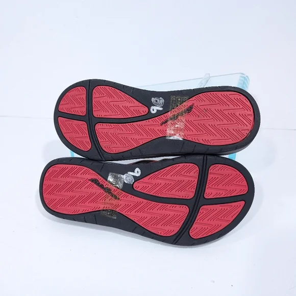 Eddie Bauer Women Flip Flops sz 7 Red Faux Leather Sandals Toe Post beach - Picture 9 of 10